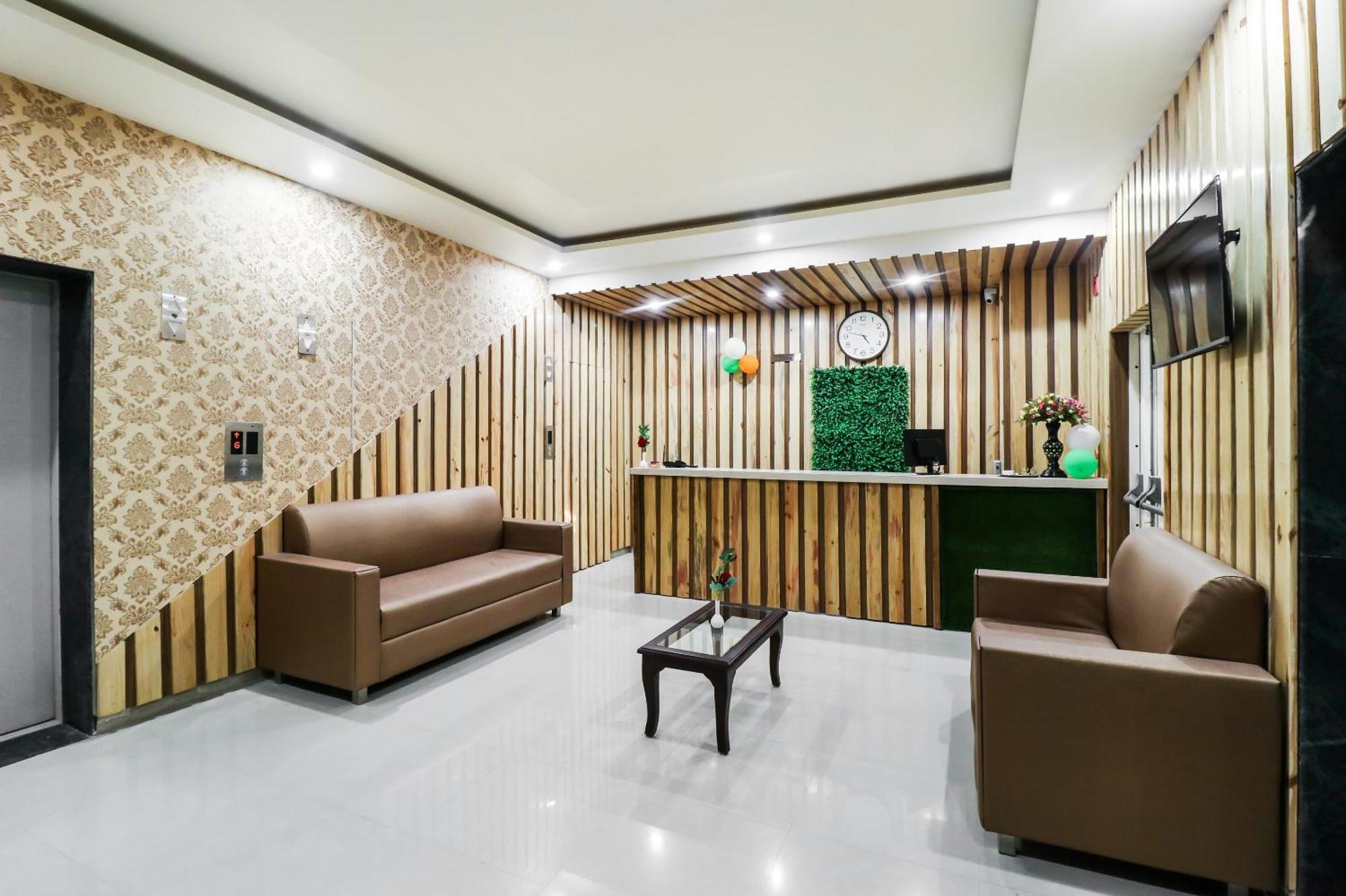 首都o 70760 81号大酒店 法里达巴德 外观 照片