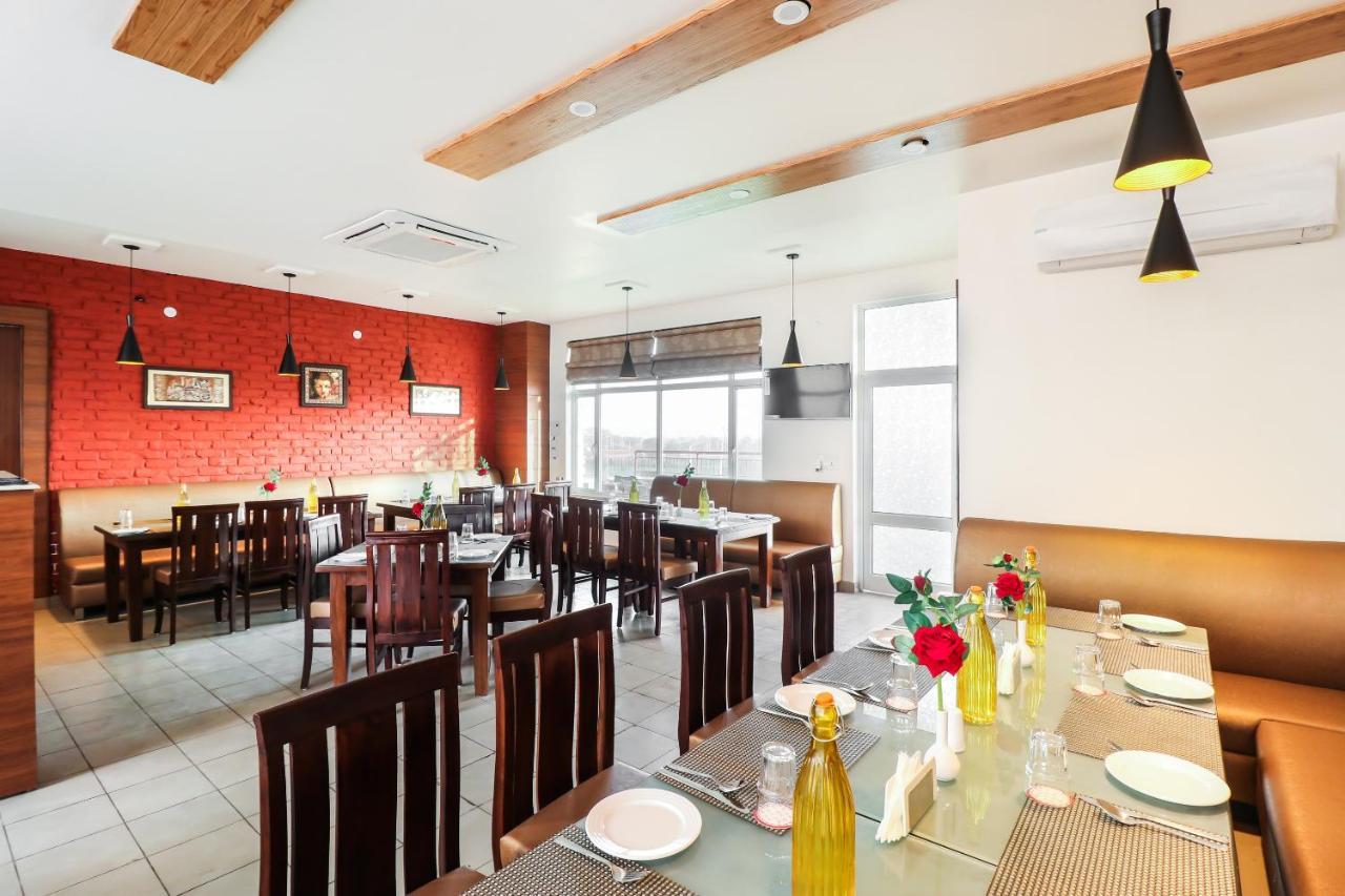 首都o 70760 81号大酒店 法里达巴德 外观 照片